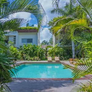 מלון Xscapetulum